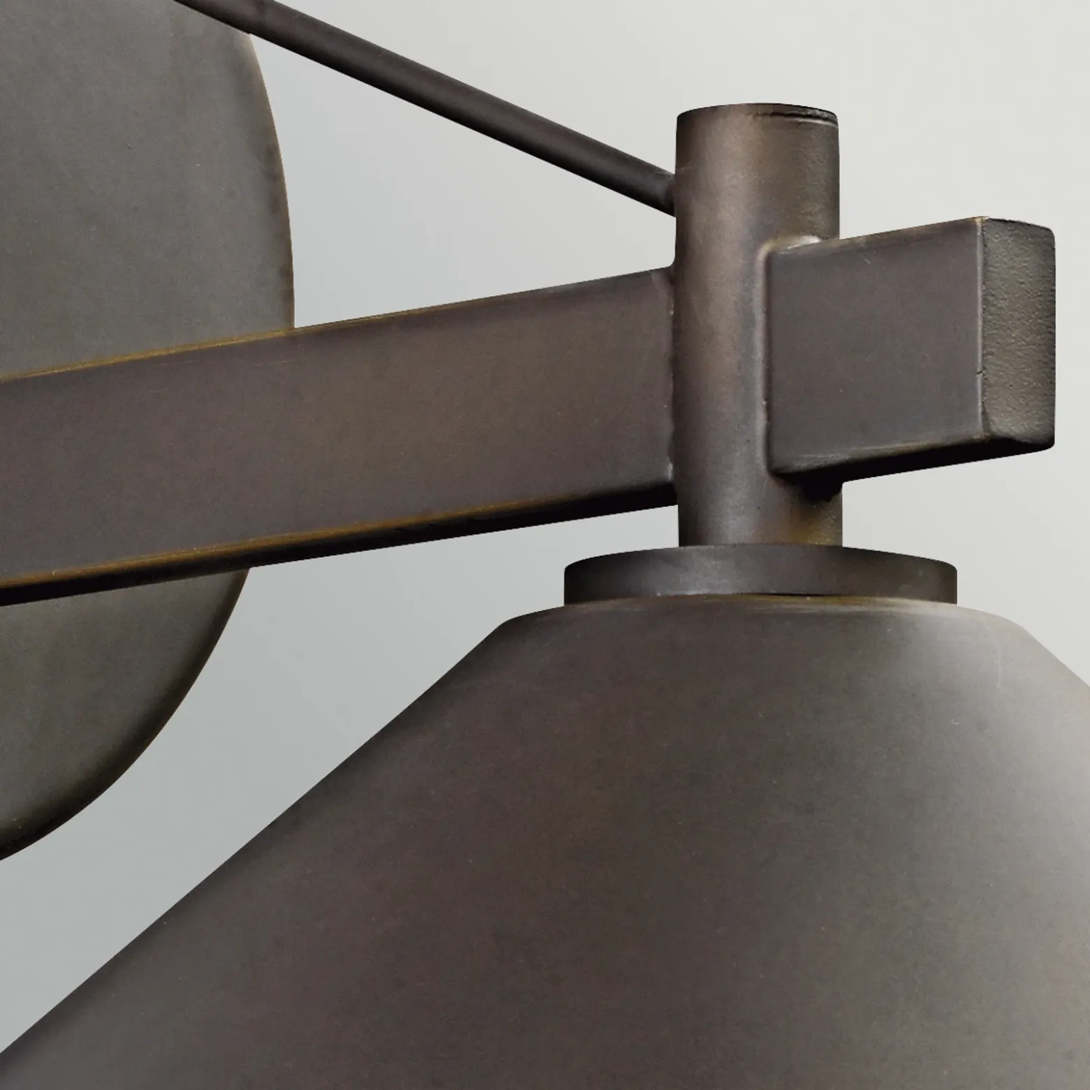 Aplique para exterior Ripley, bronce envejecido, 20 cm de ancho, metal, IP44