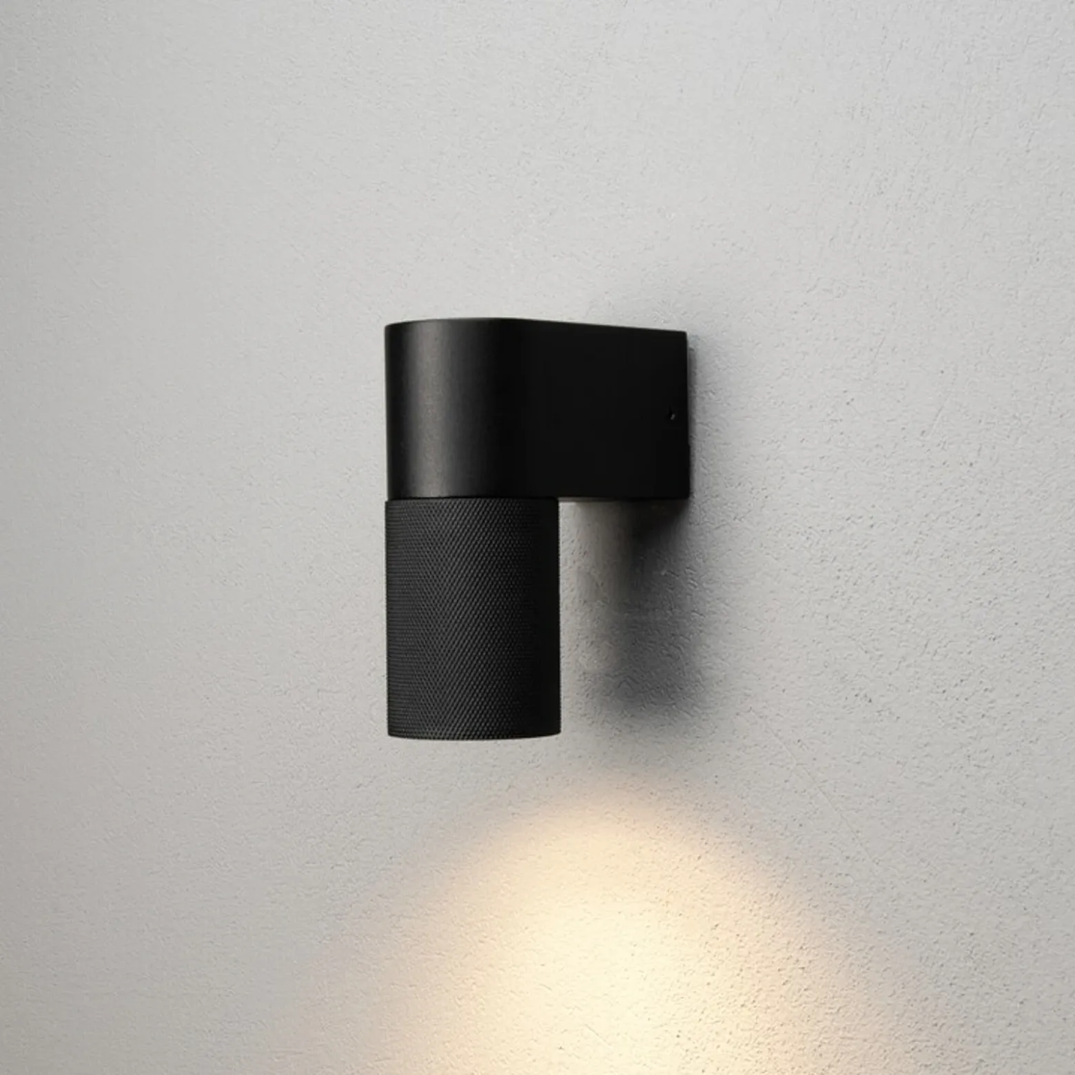 Aplique para exterior Temi, negro, ancho 11 cm, aluminio