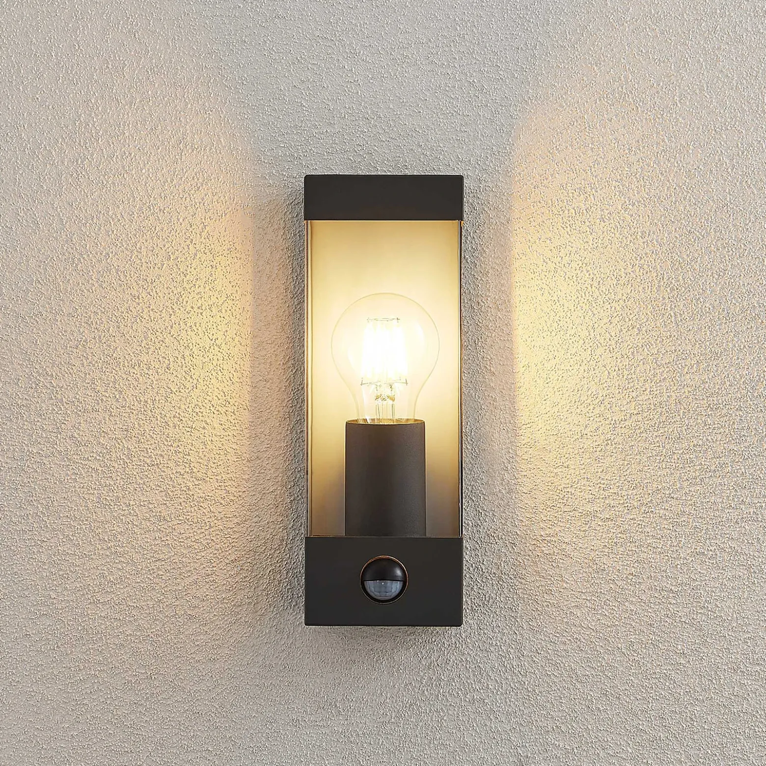Aplique para exterior Tilian de Lindby, sensor, altura 25 cm, antracita