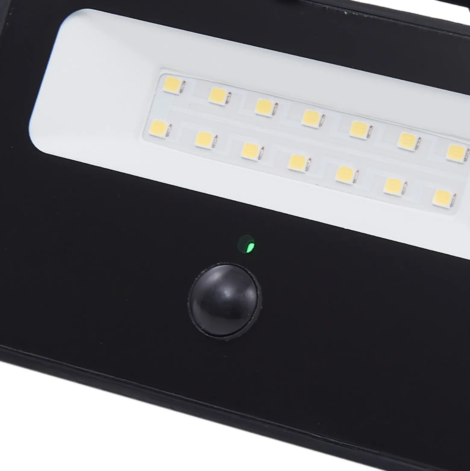 Aplique solar LED Lindby Rikard, negro, acero inoxidable
