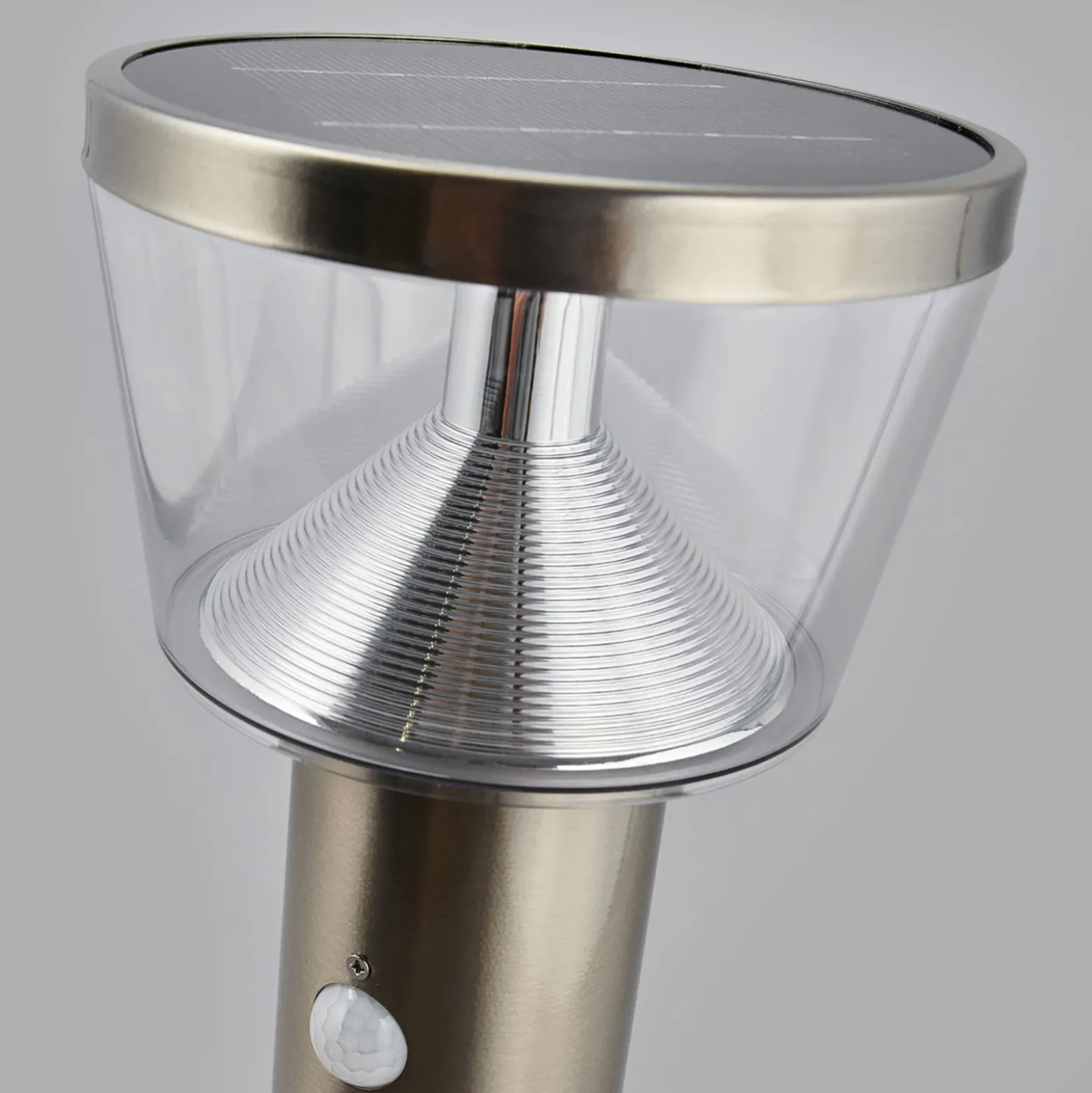 Baliza LED solar Lindby Antje, detector de movimiento, IP44