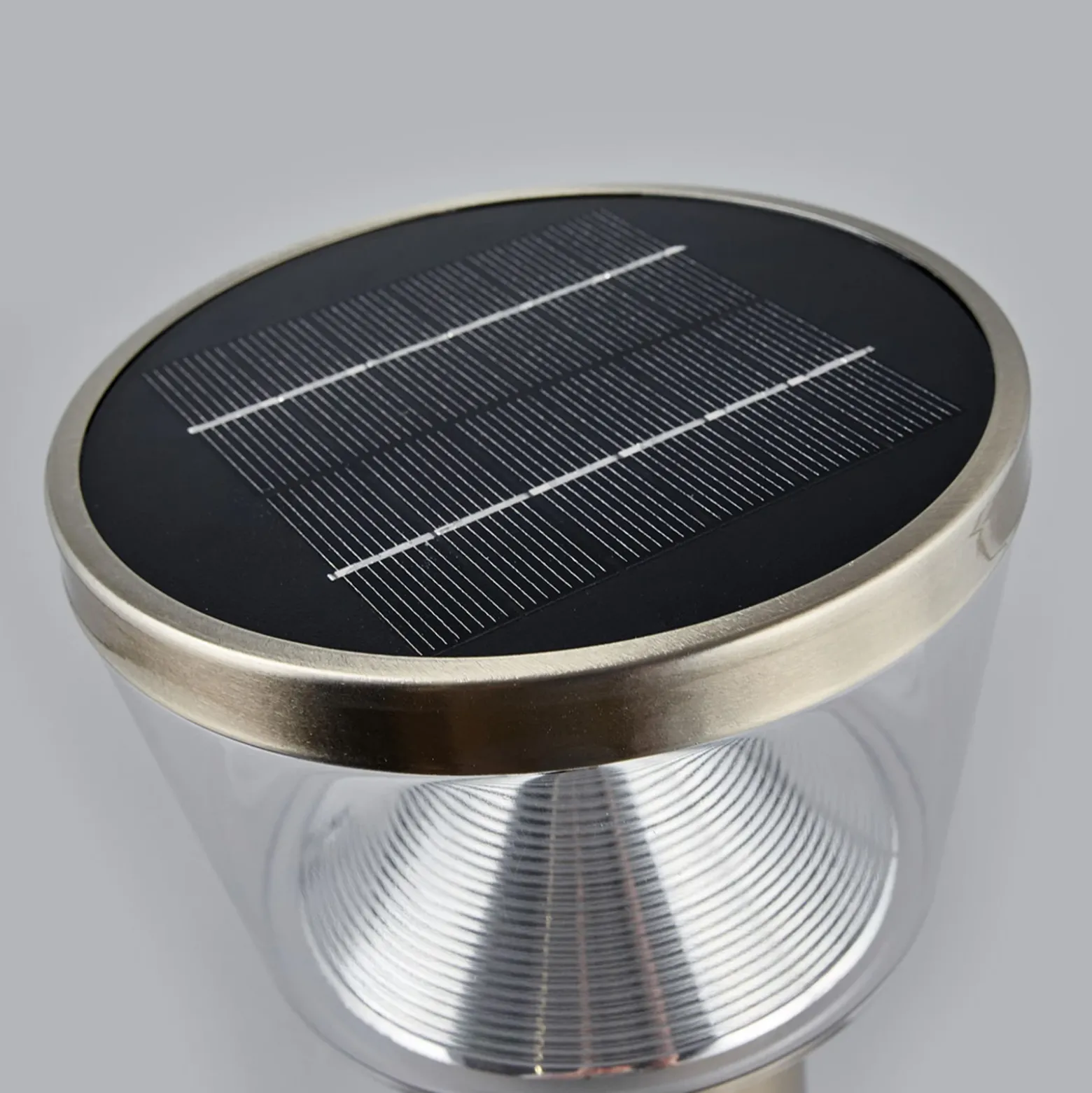 Baliza LED solar Lindby Antje, detector de movimiento, IP44