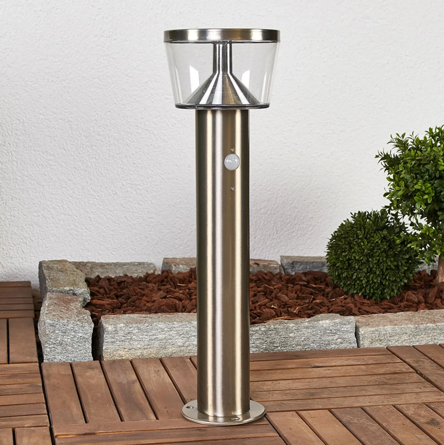 Baliza LED solar Lindby Antje, detector de movimiento, IP44