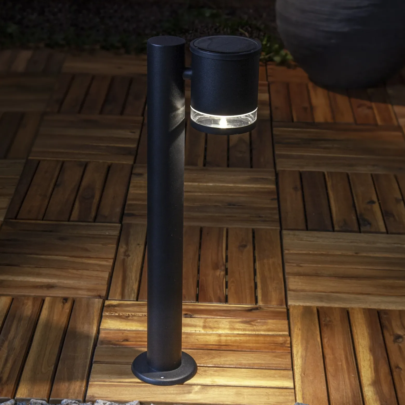 Baliza LED solar Viena, negra, metal, altura 50 cm