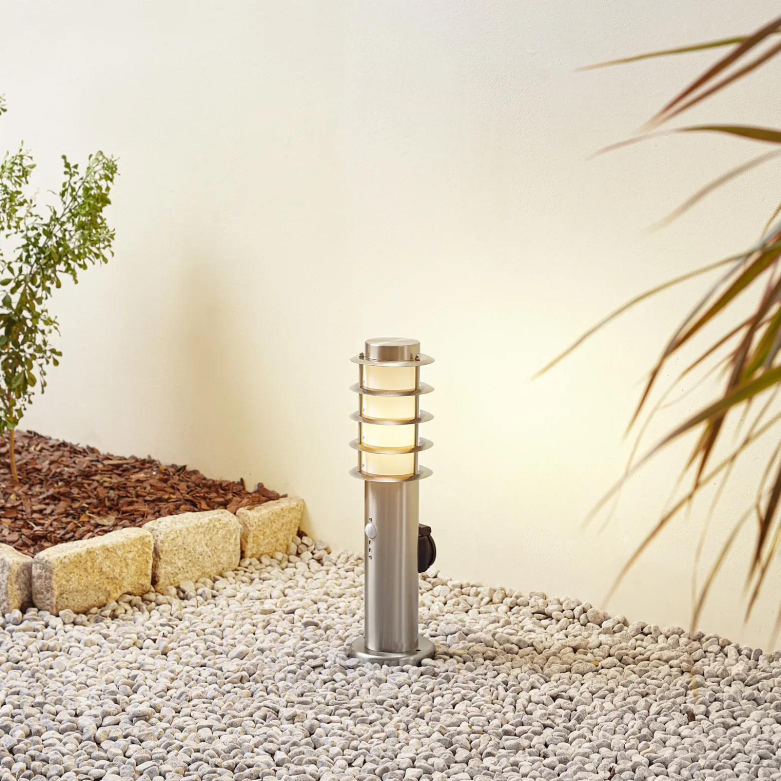 Baliza Lindby Hanja, sensor, acero inoxidable, Ø 11,7 cm
