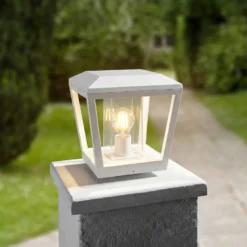 Baliza Lucande Dunia, blanca, metal, 24 cm, E27, IP54