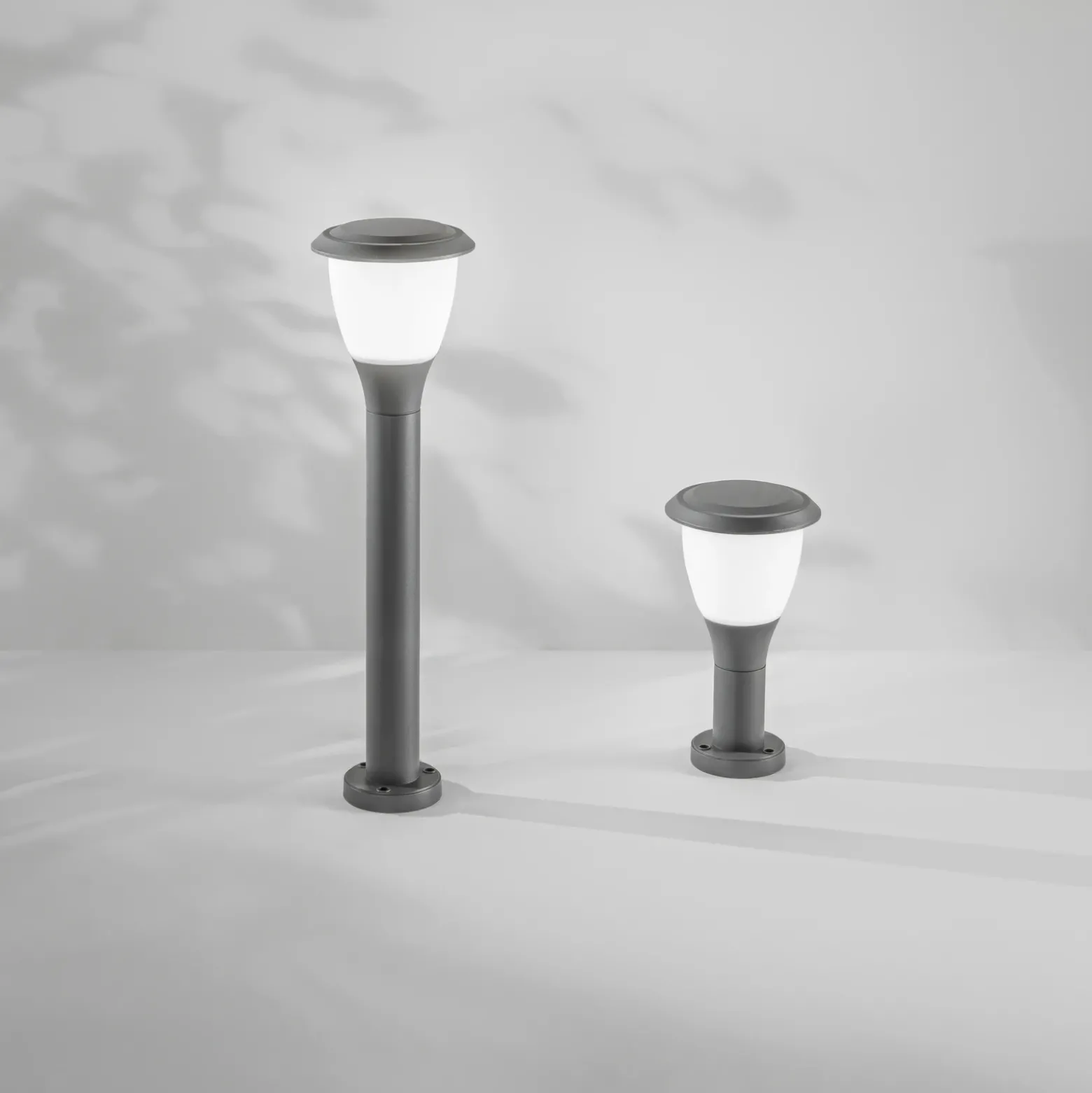 Baliza Thiago, 30 cm, gris oscuro, metal, E27, IP65
