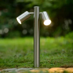 Bolardo luminoso ARNE, color cromo, con 2 luces. Altura: 50 cm. IP44. GU10-LED