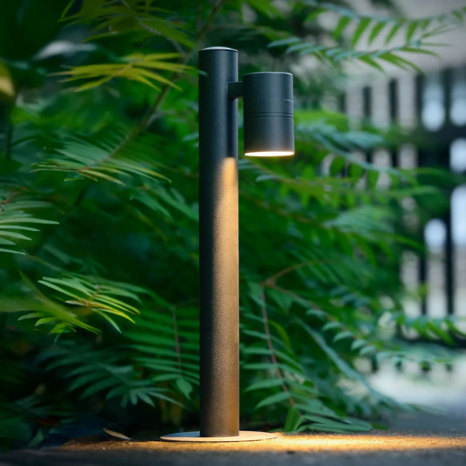 Bolardo luminoso ARNE, negro, 1 luz, altura 50 cm, IP44, LED GU10