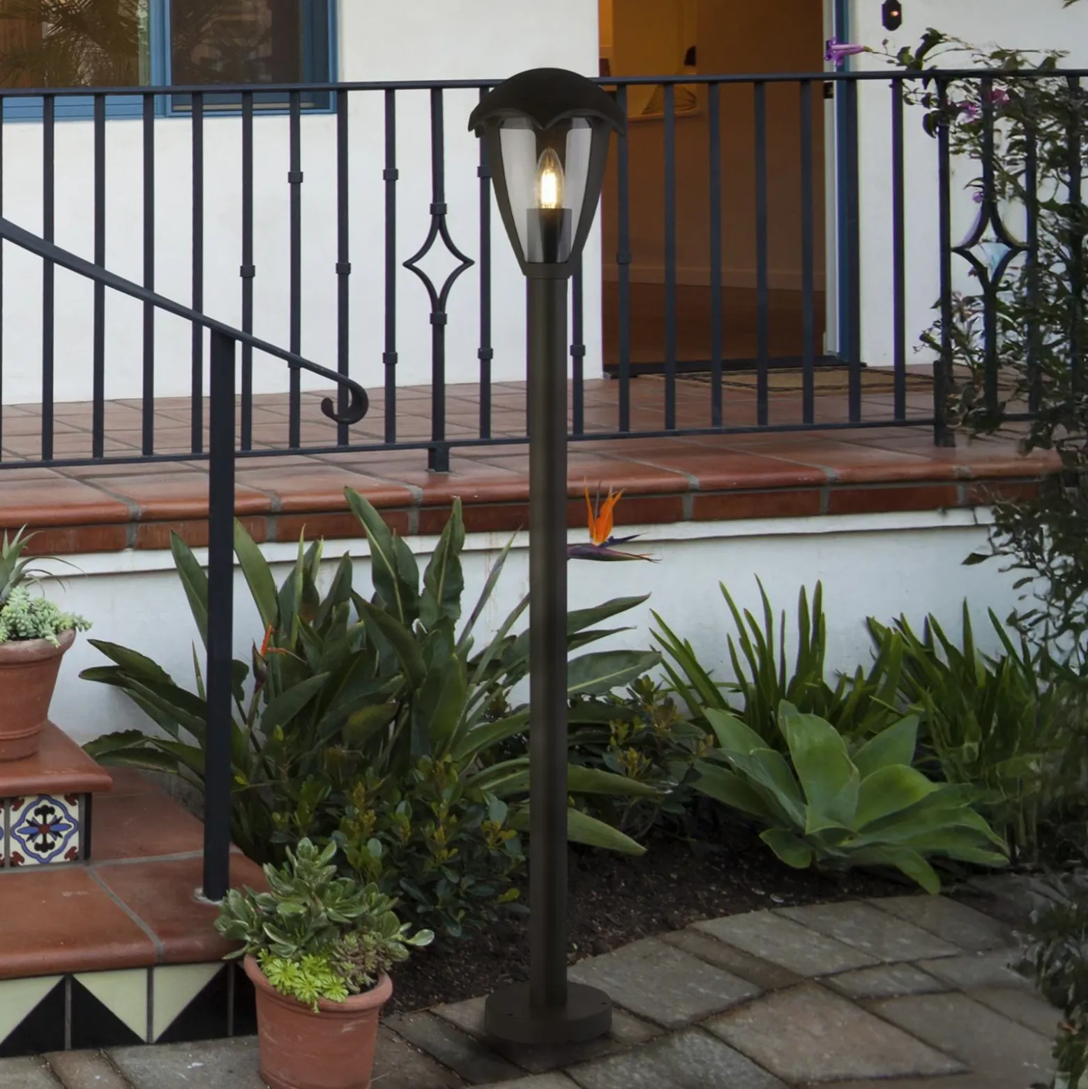 Bolardo luminoso Bluebell, IP44, negro, altura 97 cm, metal