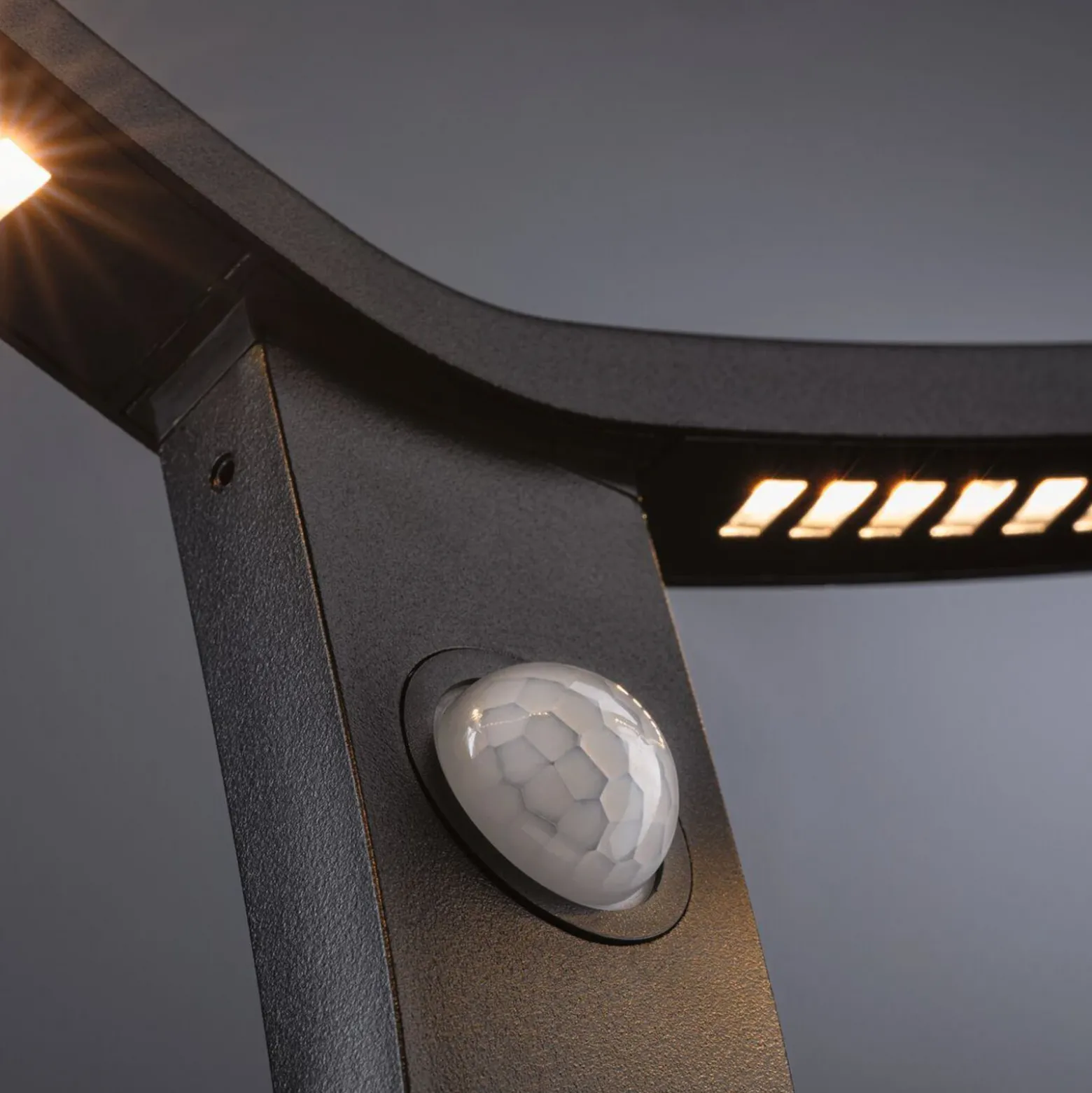 Bolardo luminoso con sensor inteligente Alara, CCT, antracita IP44 de Paulmann