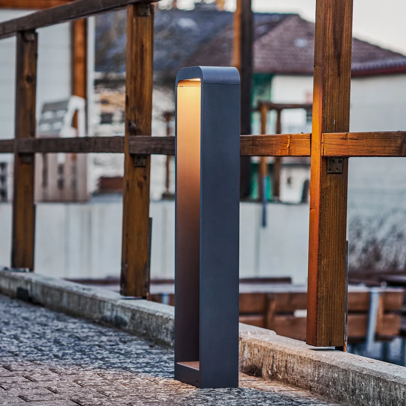 Bolardo luminoso LED Emima de Lindby, 80 cm, antracita, aluminio