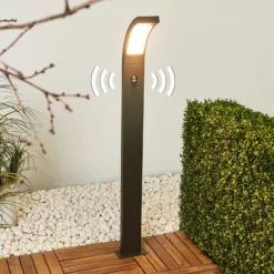 Bolardo luminoso LED Juvia de Lucande, 100 cm, detector de movimiento, IP54