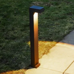 Bolardo luminoso LED LOOM DESIGN Arn, acero Corten, altura 70 cm, aluminio