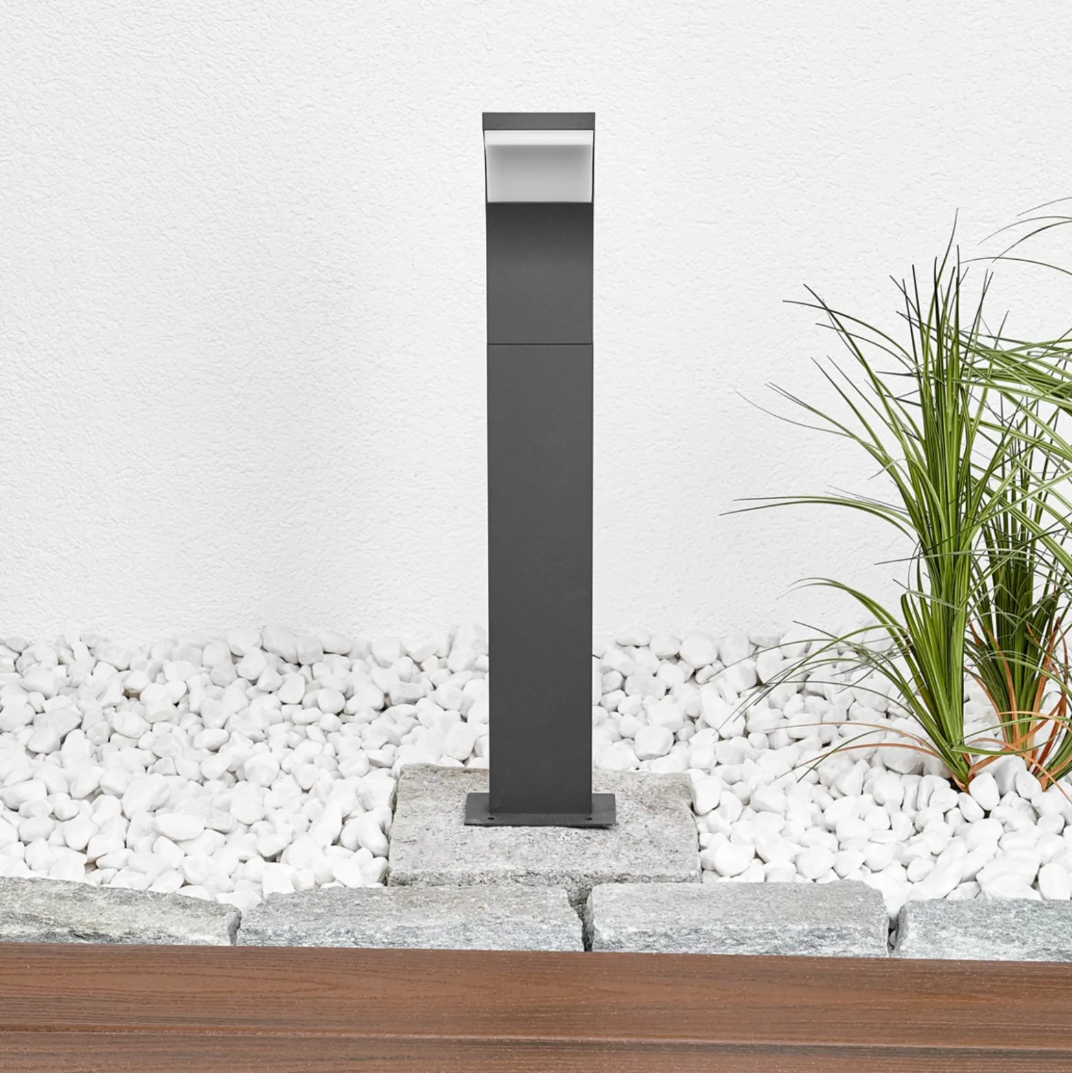 Bolardo luminoso LED Lucande Timm, 60 cm, antracita, metal, IP54