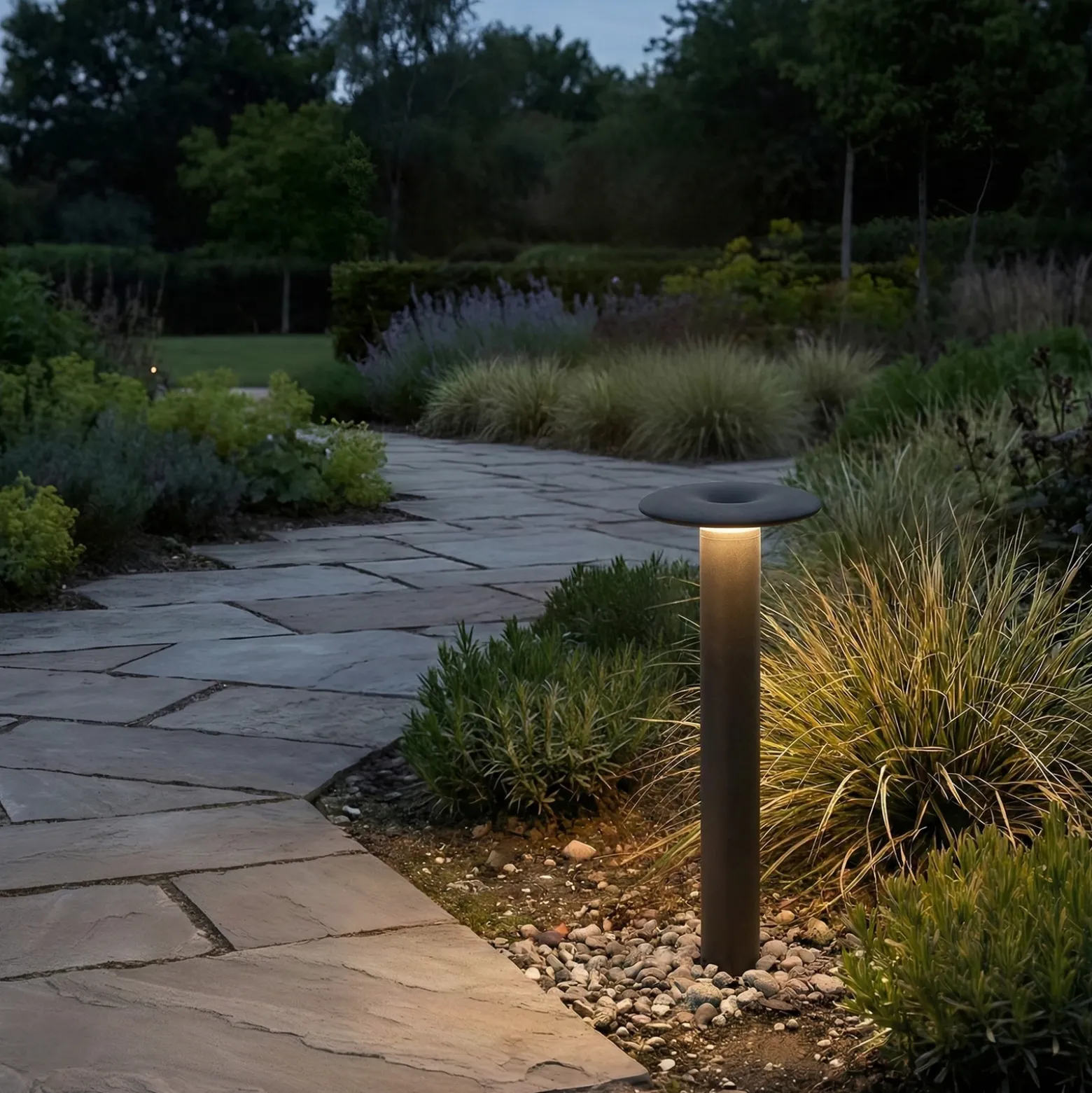 Bolardo luminoso LED Lucande Haloa, negro, altura 50 cm, IP54