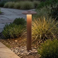 Bolardo luminoso LED Lucande Haloa, marrón/óxido, altura 50 cm, IP54