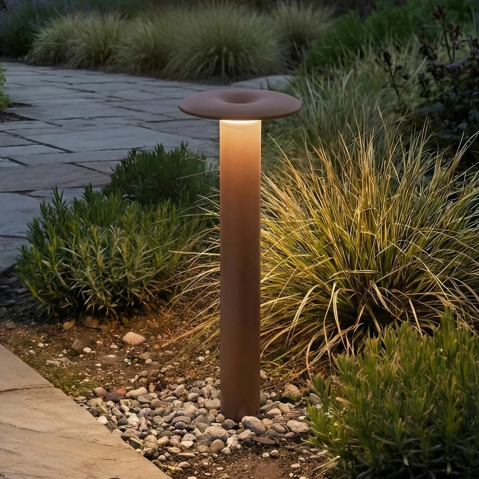 Bolardo luminoso LED Lucande Haloa, marrón/óxido, altura 50 cm, IP54