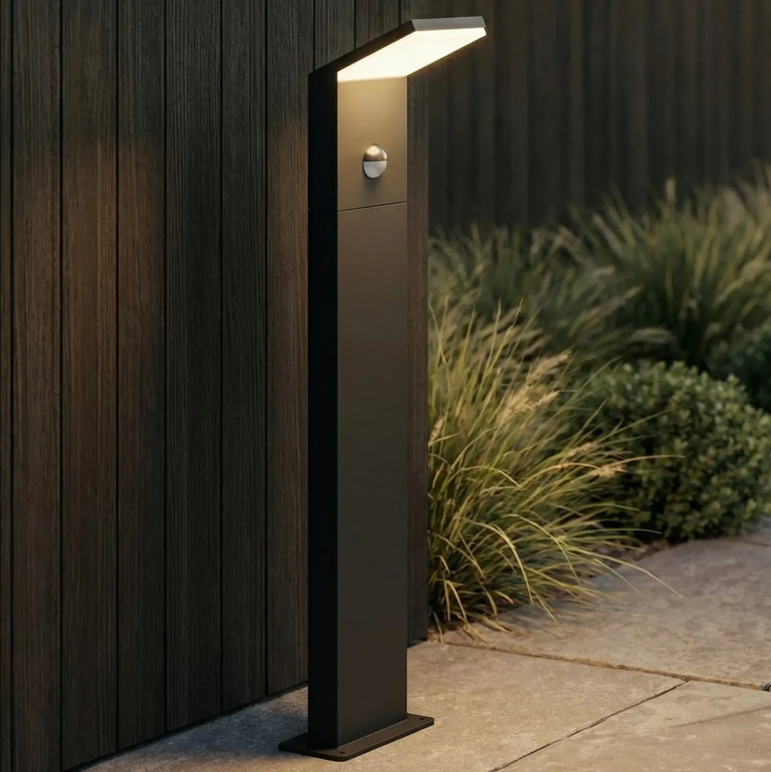 Bolardo luminoso LED Lucande Nevio, con sensor, 60 cm, antracita
