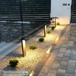 Bolardo luminoso LED Lucande Silvan, antracita, 65 cm, con sensor