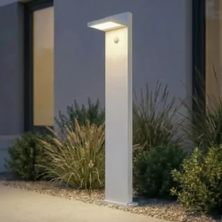 Bolardo luminoso LED Lucande Silvan, blanco, 100 cm, con sensor, IP54
