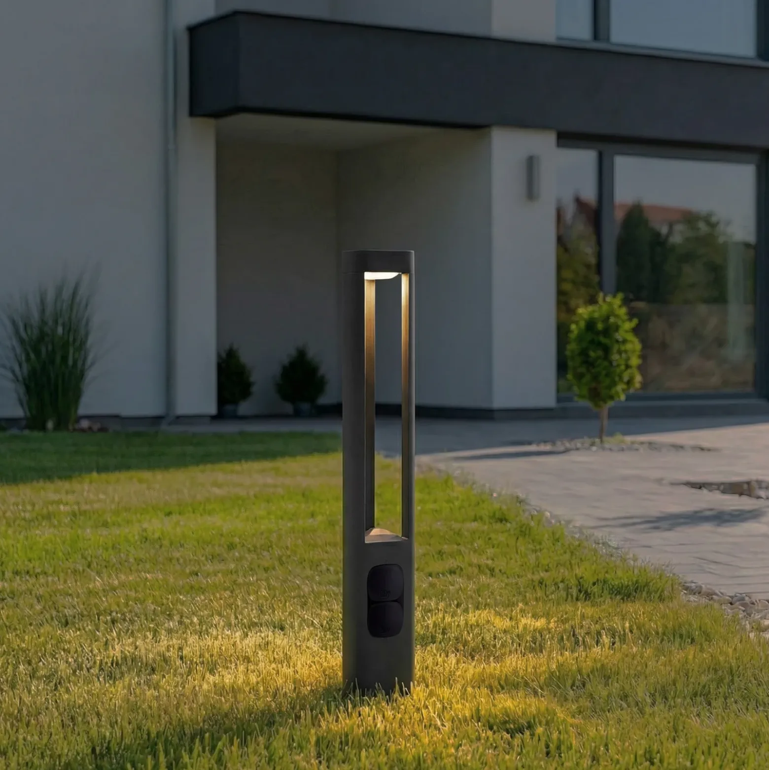 Bolardo luminoso LED Lucande Pirron, altura 80 cm, enchufe, IP54