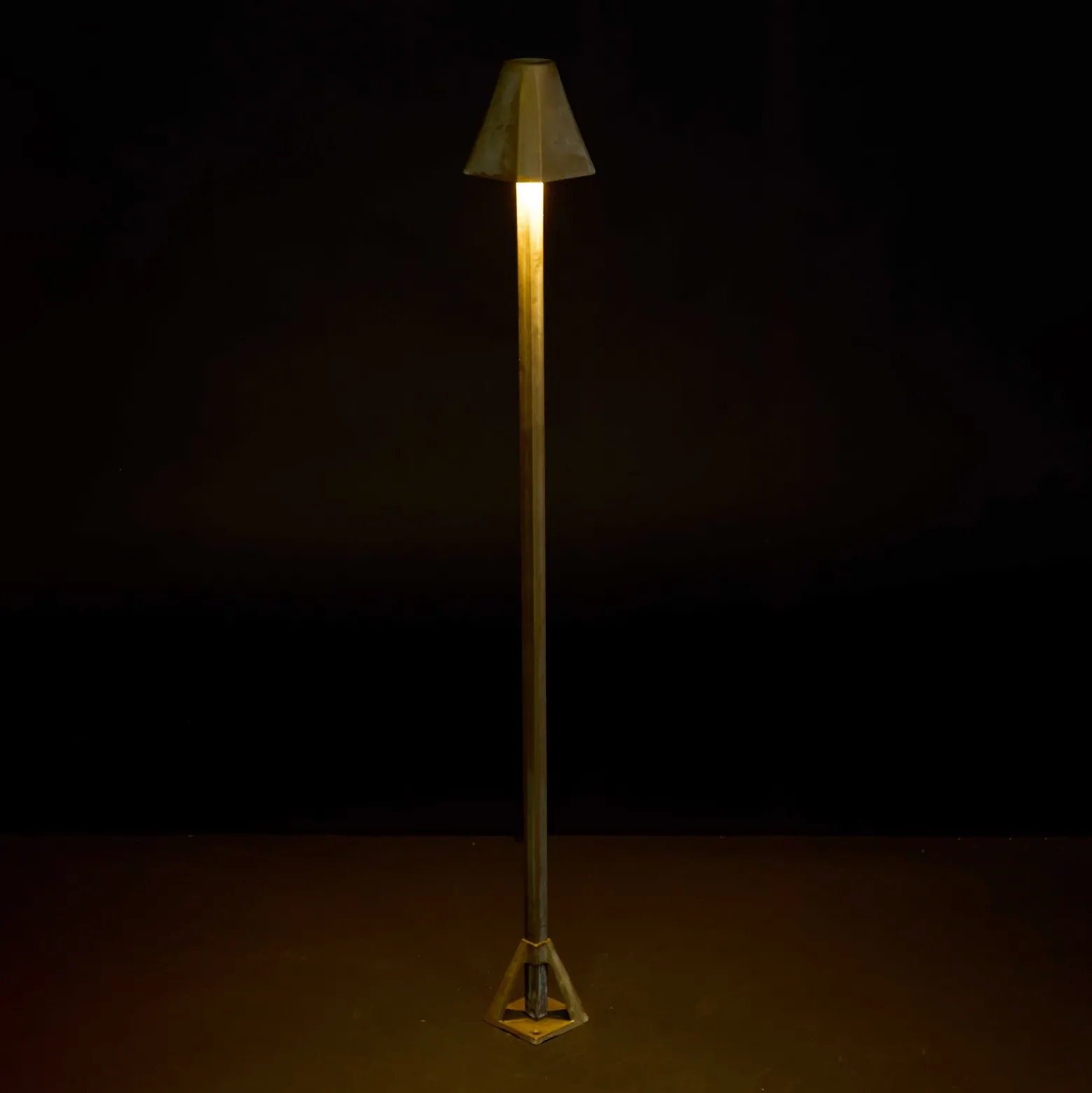 Bolardo luminoso LED Silva Frame, altura 80 cm, latón antiguo, IP65