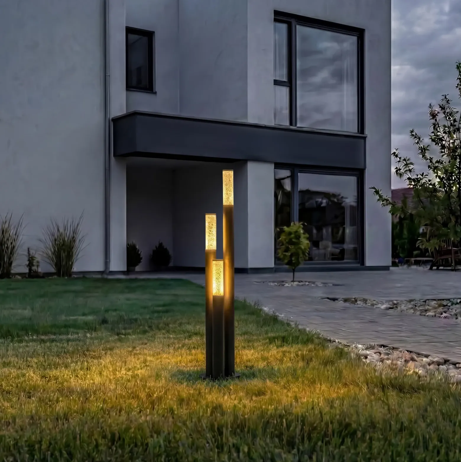 Bolardo luminoso Lindby Gavros, aluminio fundido a presión, 3 luces