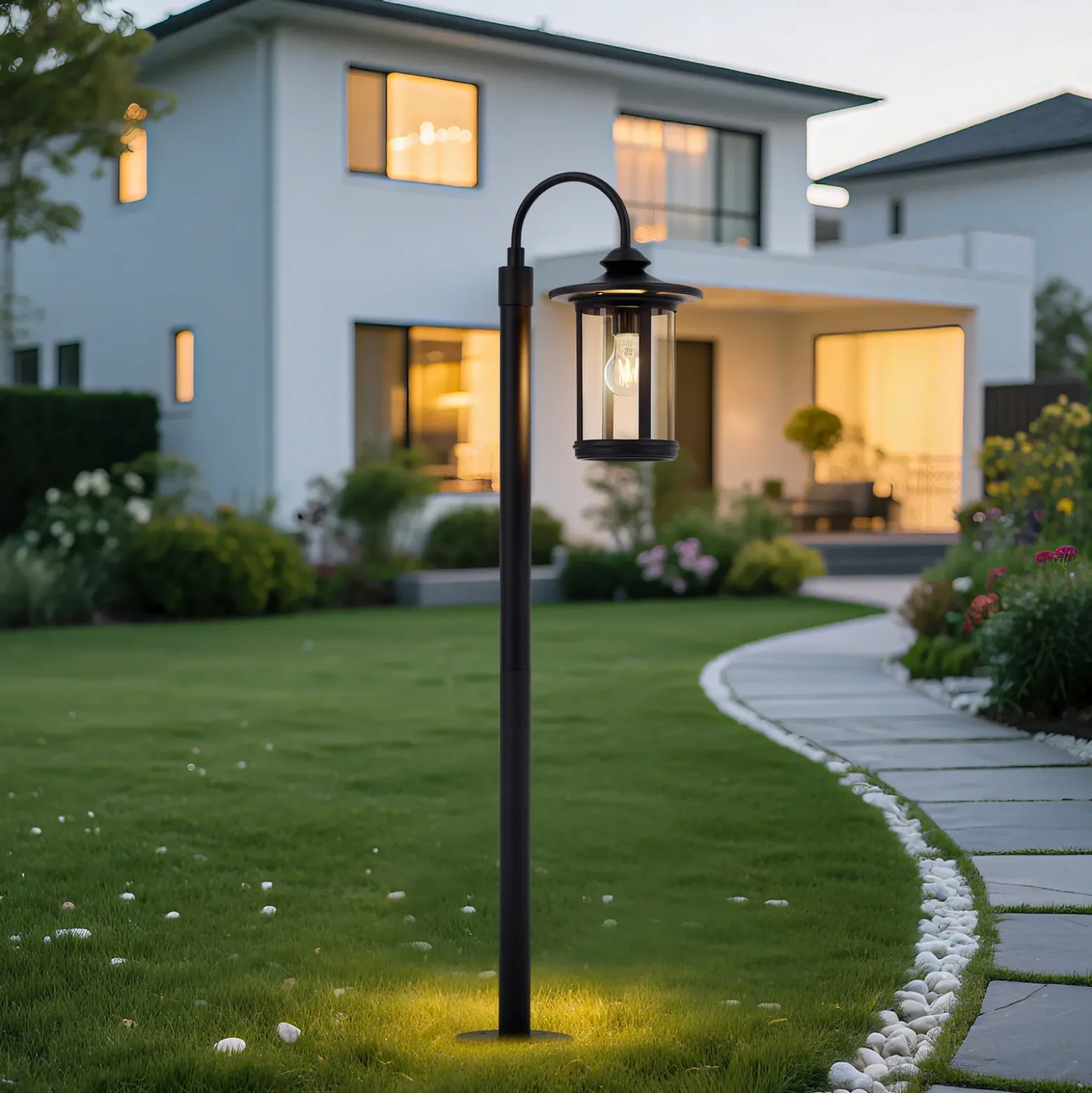 Bolardo luminoso Zayn de Lindby, negro, cristal, altura 109 cm, IP65