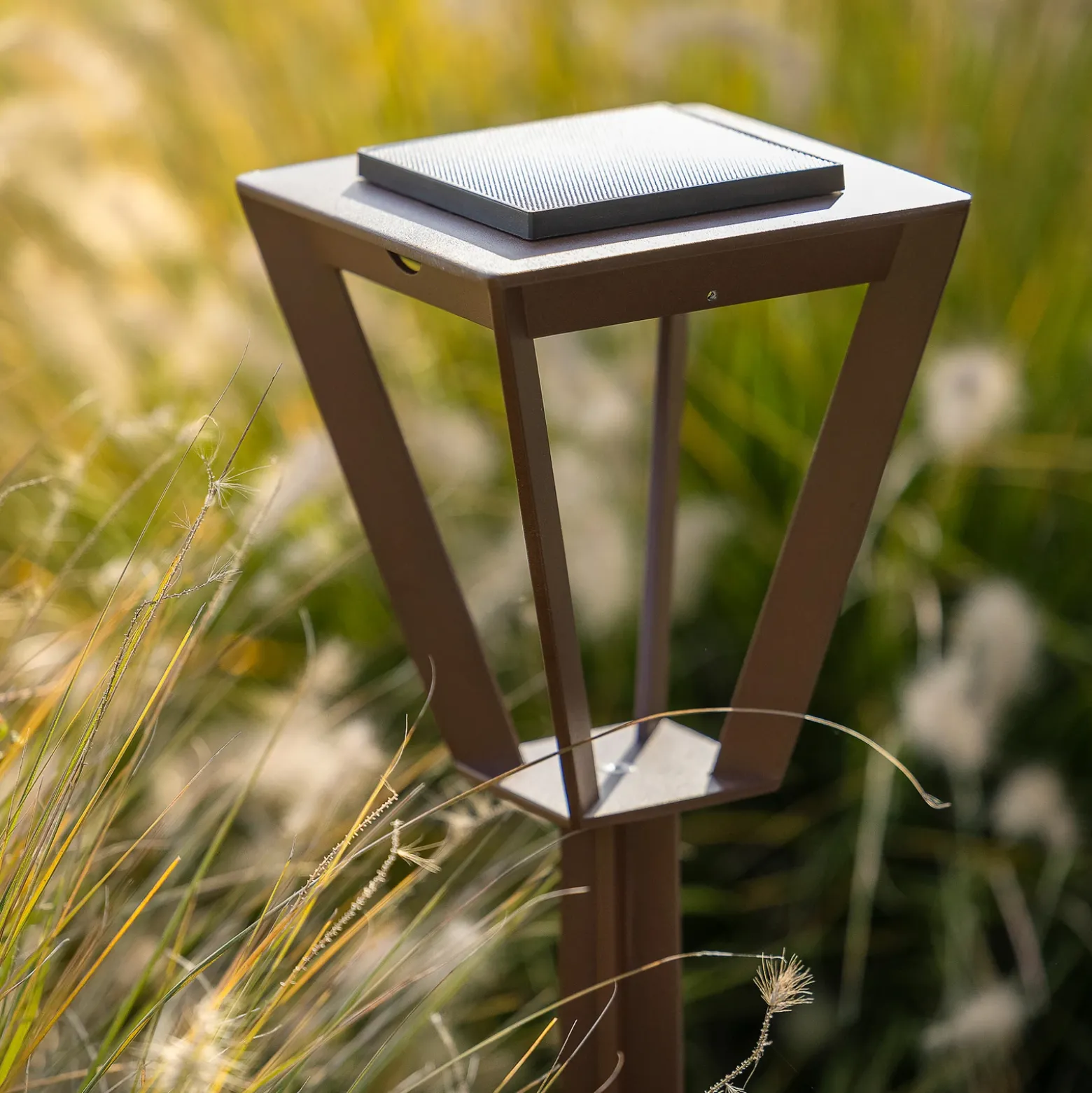 Bolardo solar LED Metro con sensor, corten