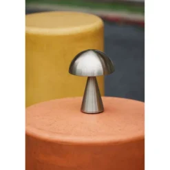 Bonita lámpara de mesa LED Mush, níquel, IP44, atenuable