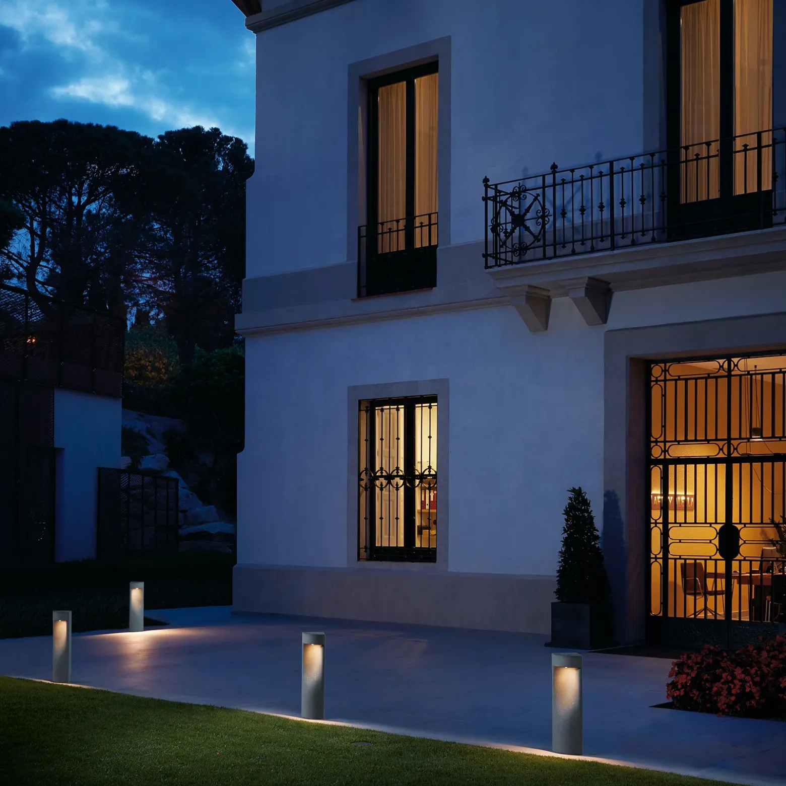 Bover Moai B/60 bolardo luminoso LED, 60 cm alto
