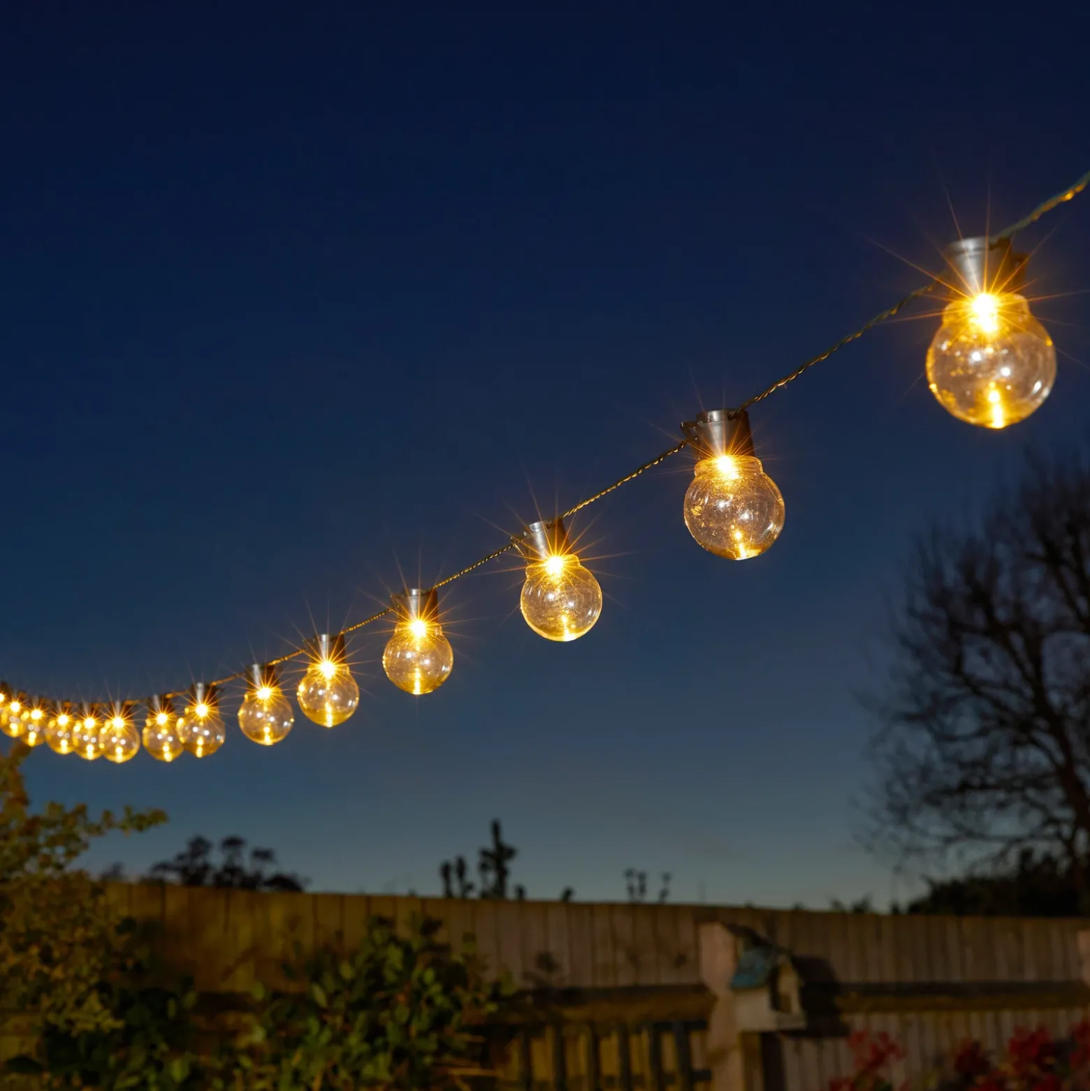 Cadena de luces LED GloBulb, 20 luces, IP44