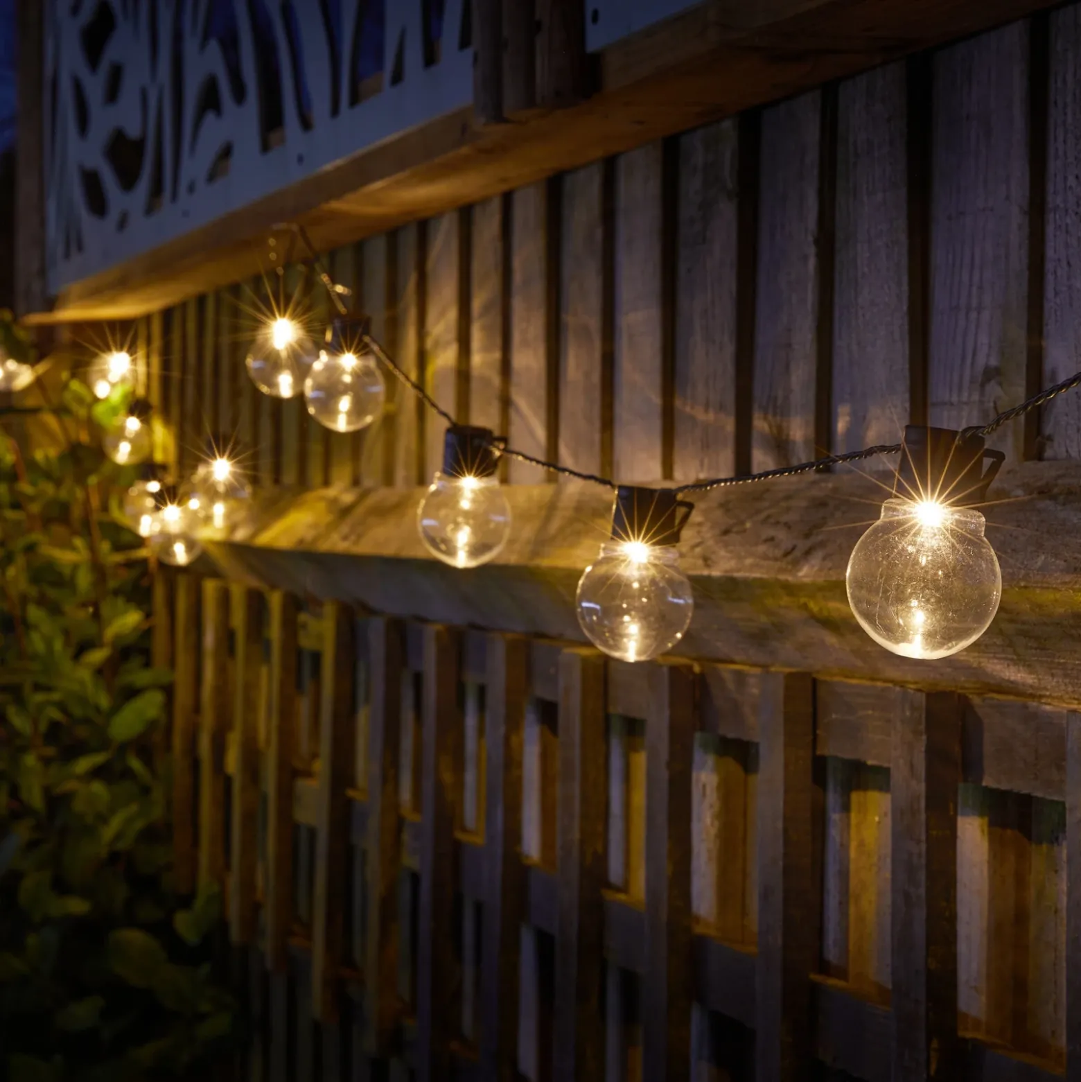 Cadena de luces LED GloBulb, 20 luces, IP44