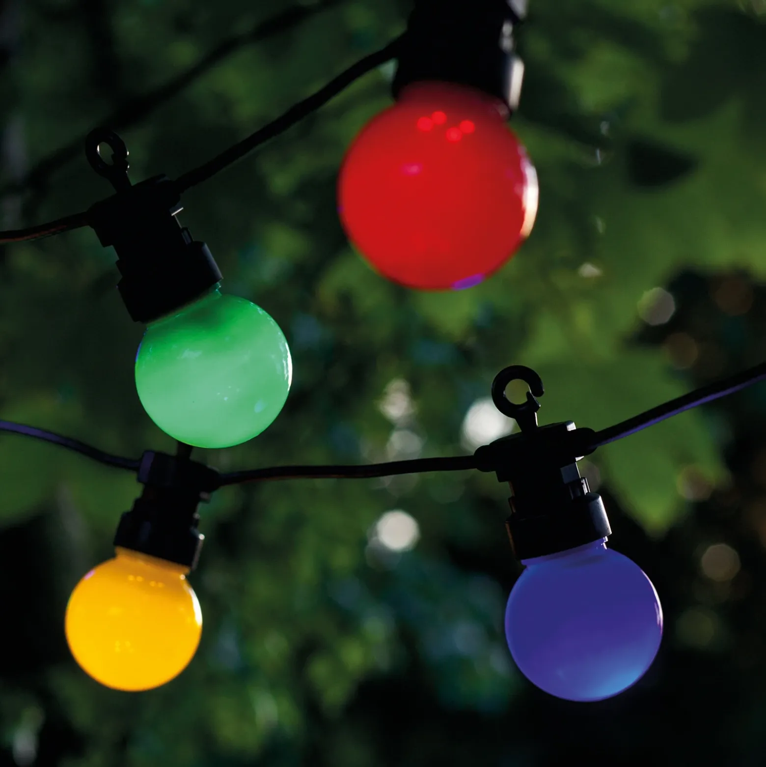 Cadena de luces LED Lucas, kit de inicio multicolor, 10 luces, solar/enchufable