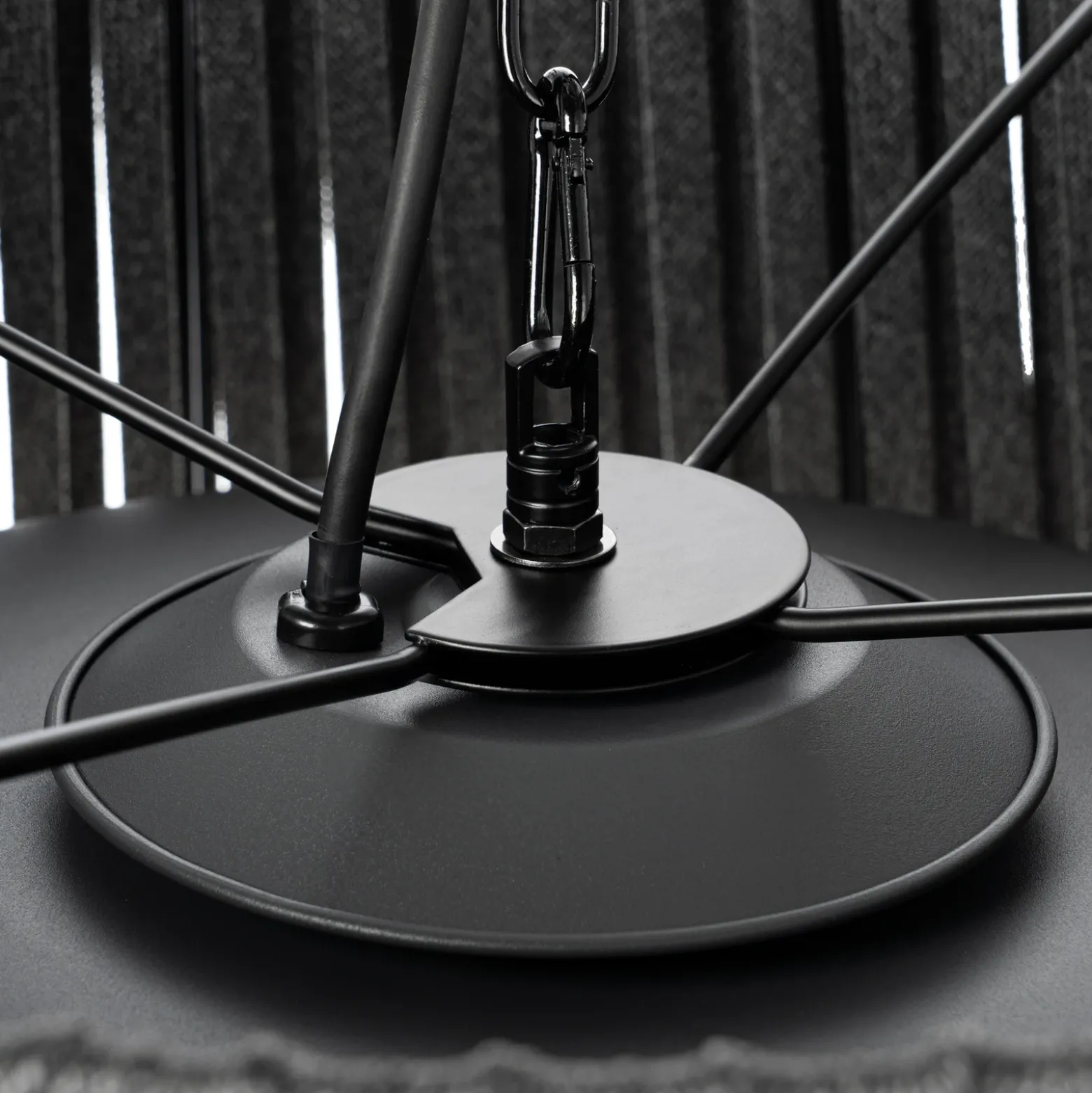 Calefactor colgante Lucande Pyravo, negro, aluminio, Ø 60 cm