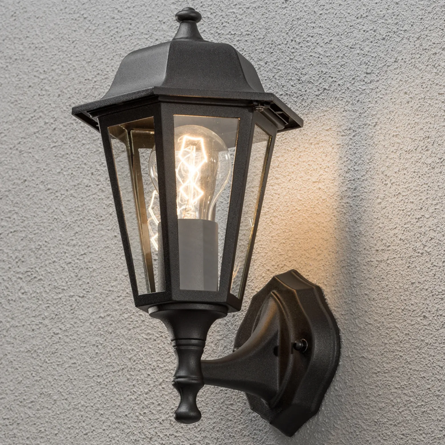 Coqueto aplique de pared exterior GRADO, negro