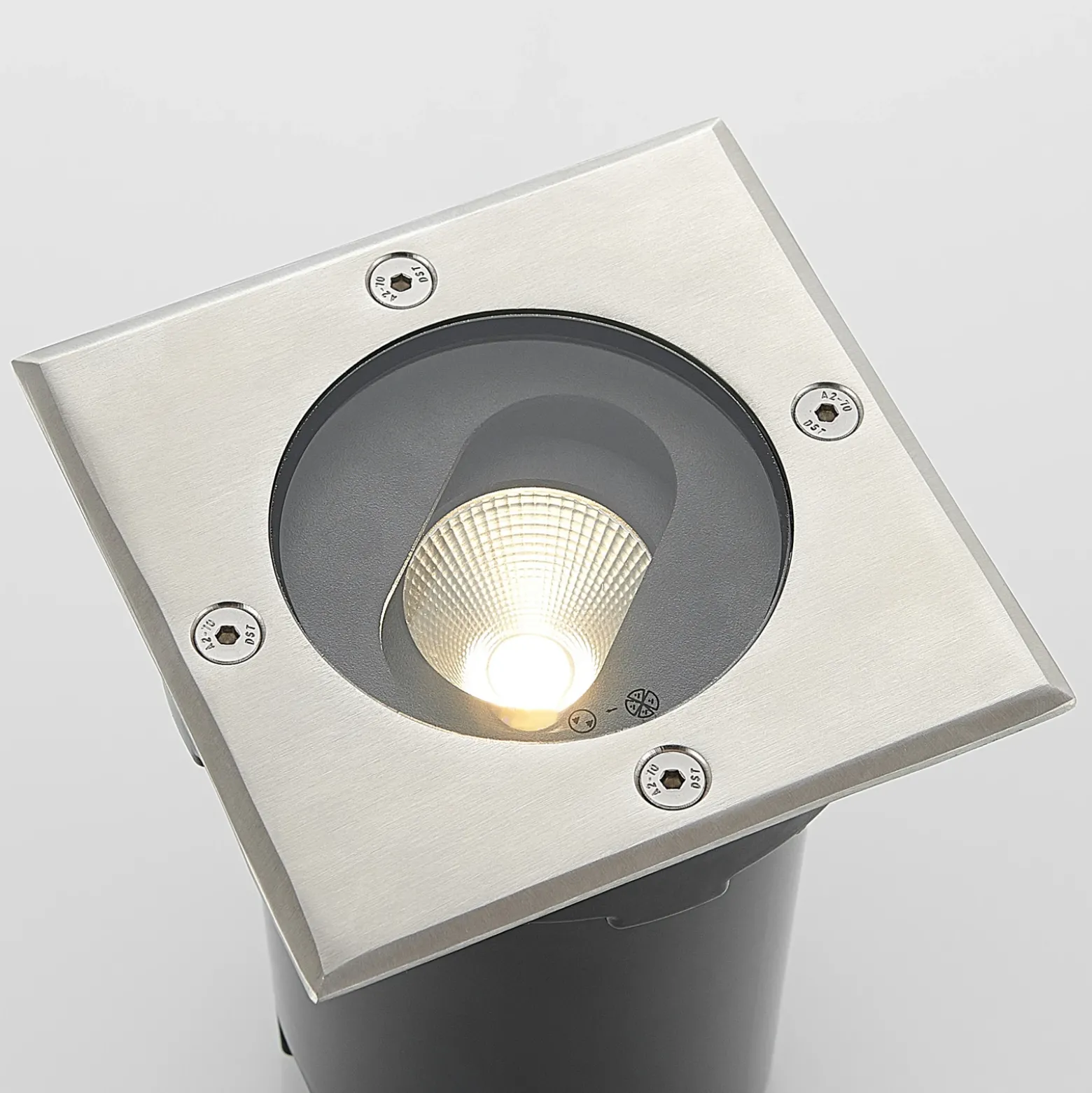 Doris - foco de suelo empotrable LED, forma angular