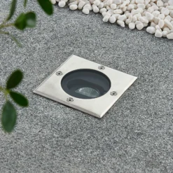 Doris - foco de suelo empotrable LED, forma angular