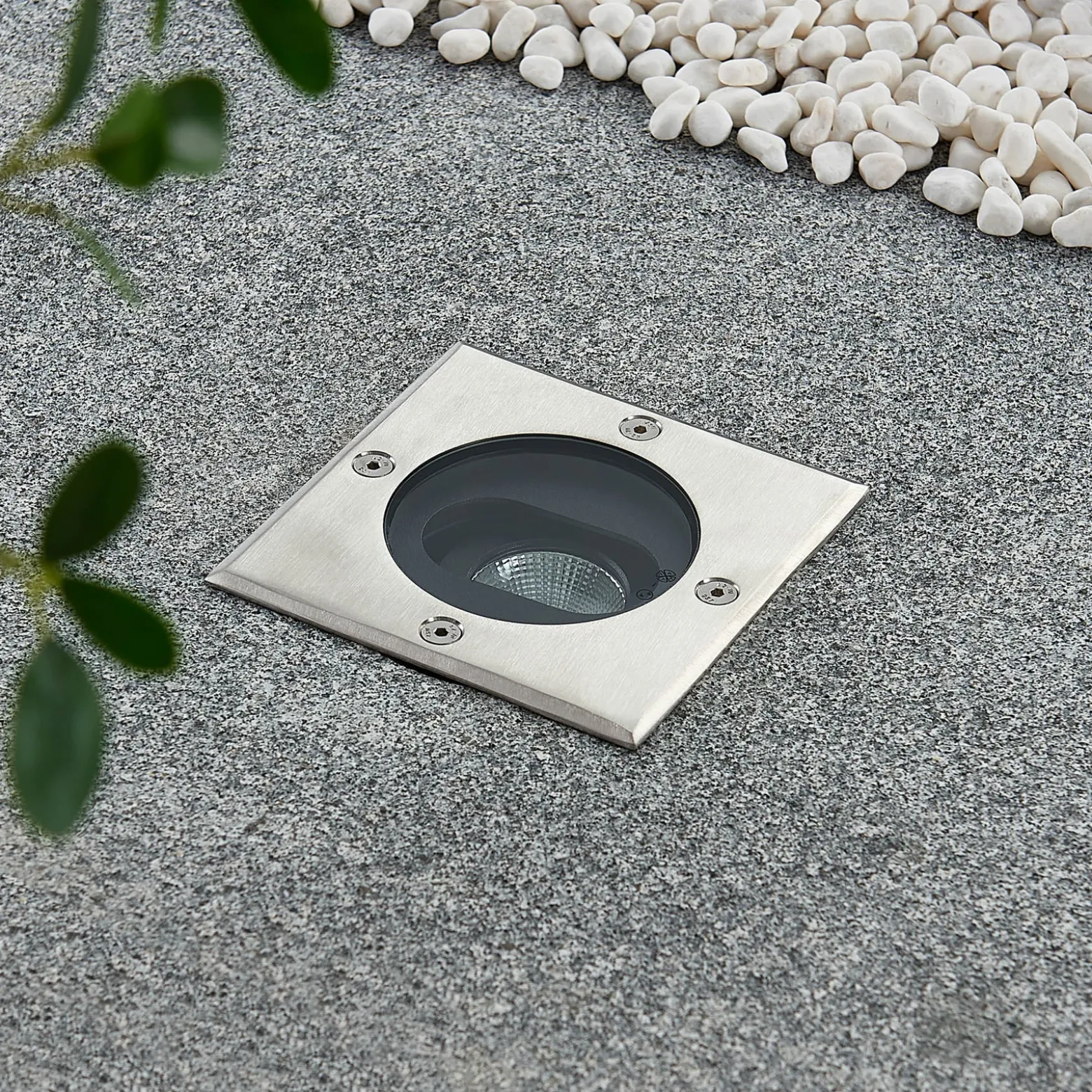 Doris - foco de suelo empotrable LED, forma angular