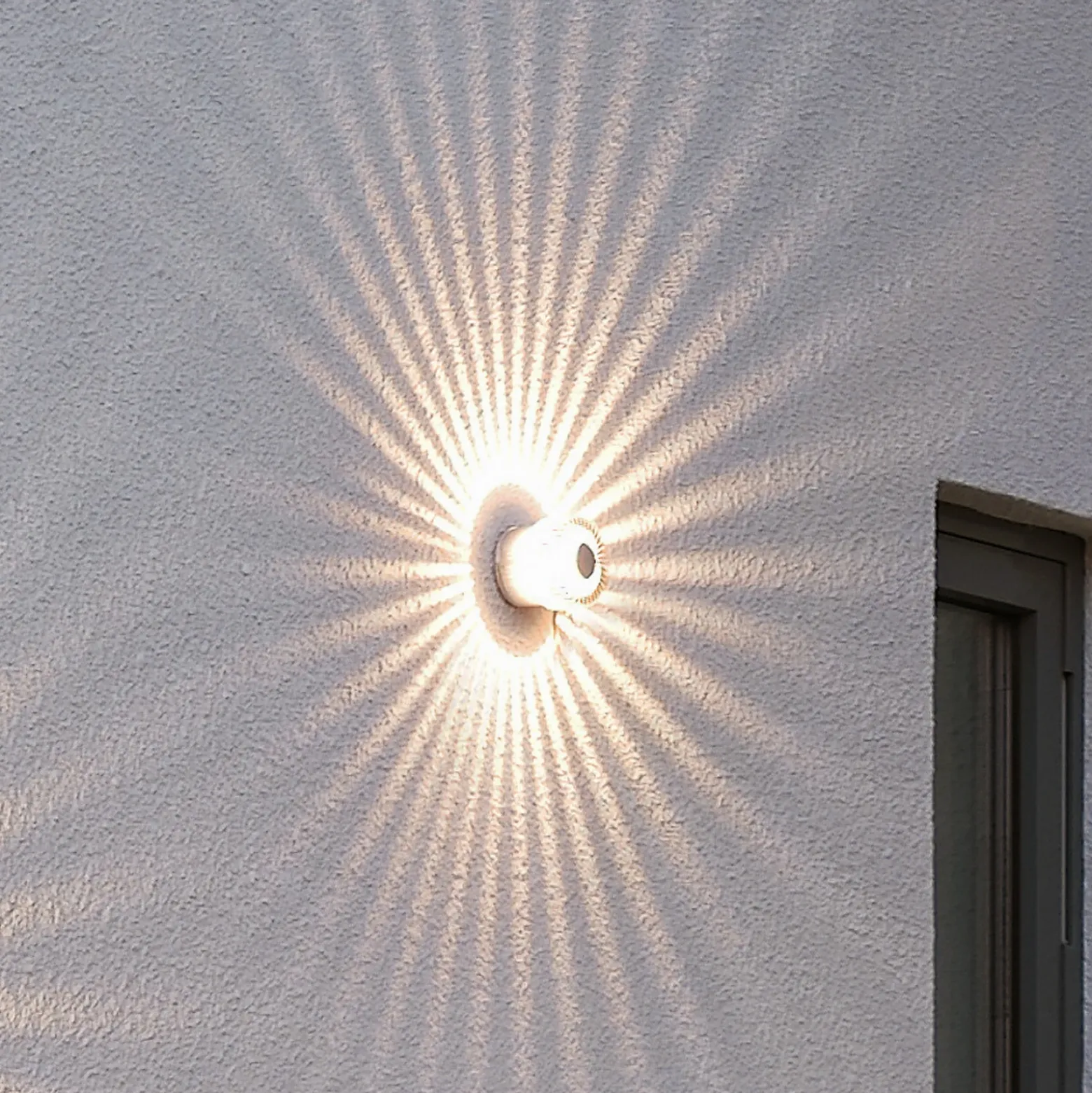 Efectivo aplique de pared exterior LED Monza