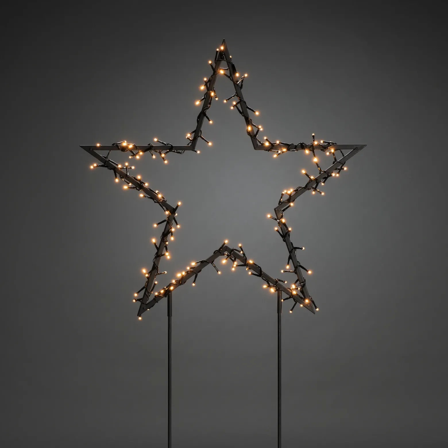 Estrella metálica LED, negra con clavijas para el suelo