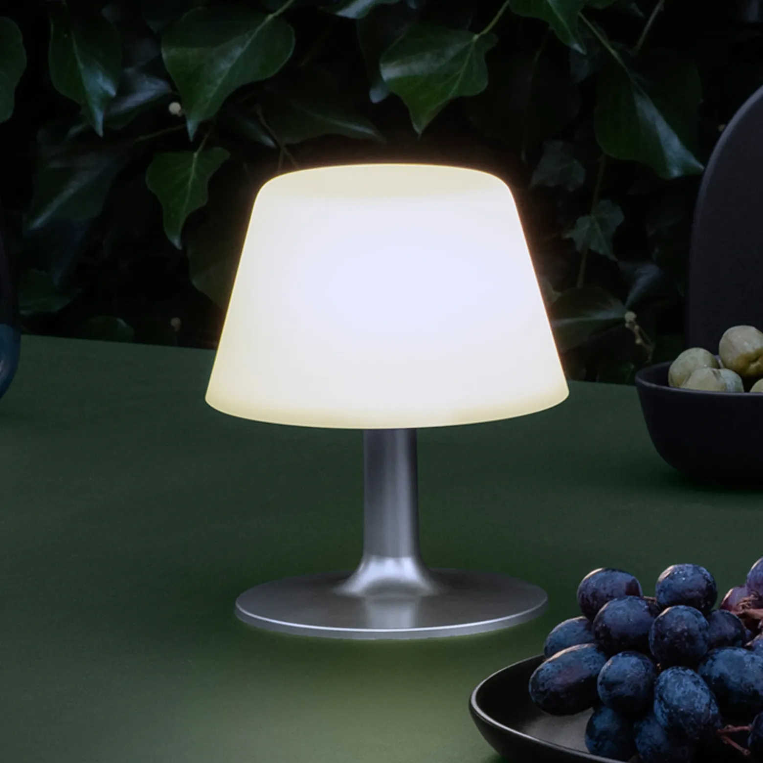 Eva Solo SunLight lámpara de mesa LED 16cm ópalo