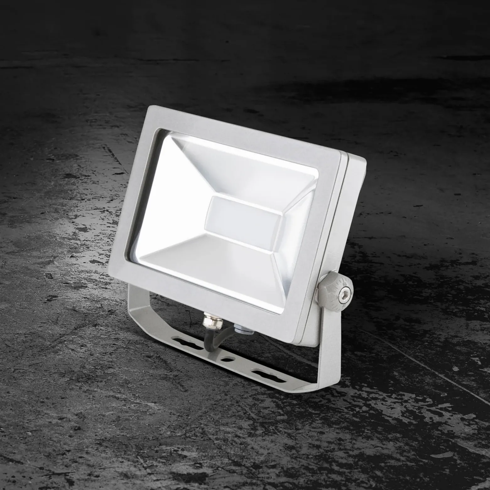 EVN LFA foco exterior enchufe plata 3.000K 30W