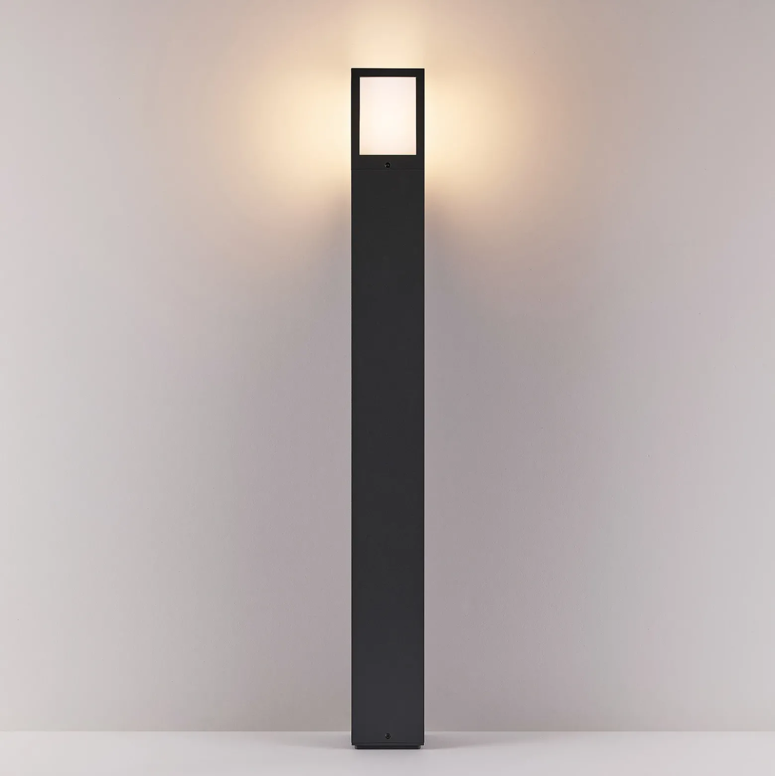 Facado II bolardo luminoso, altura 100 cm, angular, gris oscuro/opal