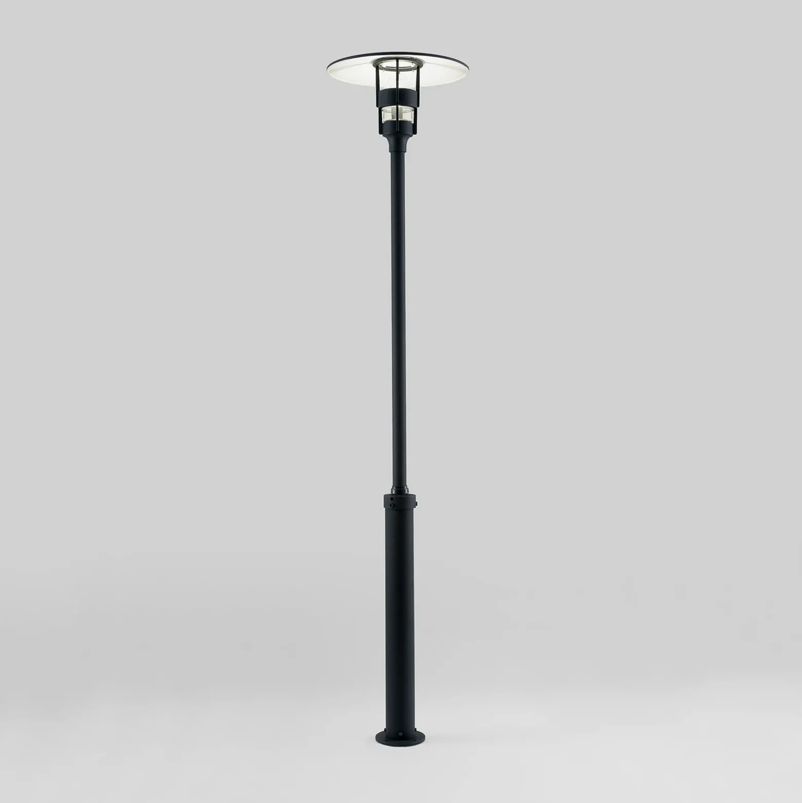 Farola Freja, negro