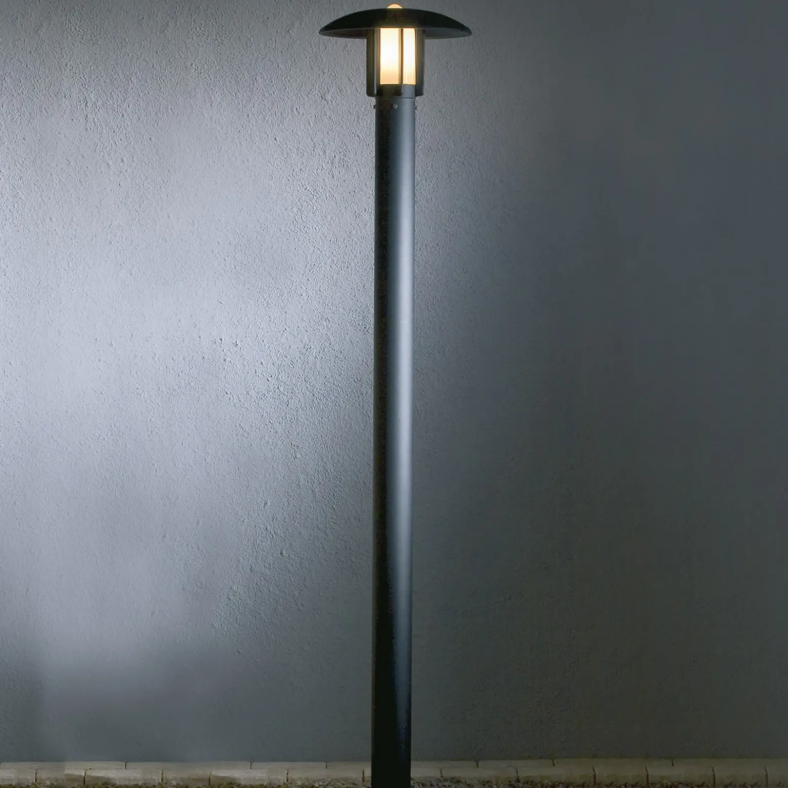 Farola Heimdal, altura 200 cm, negra