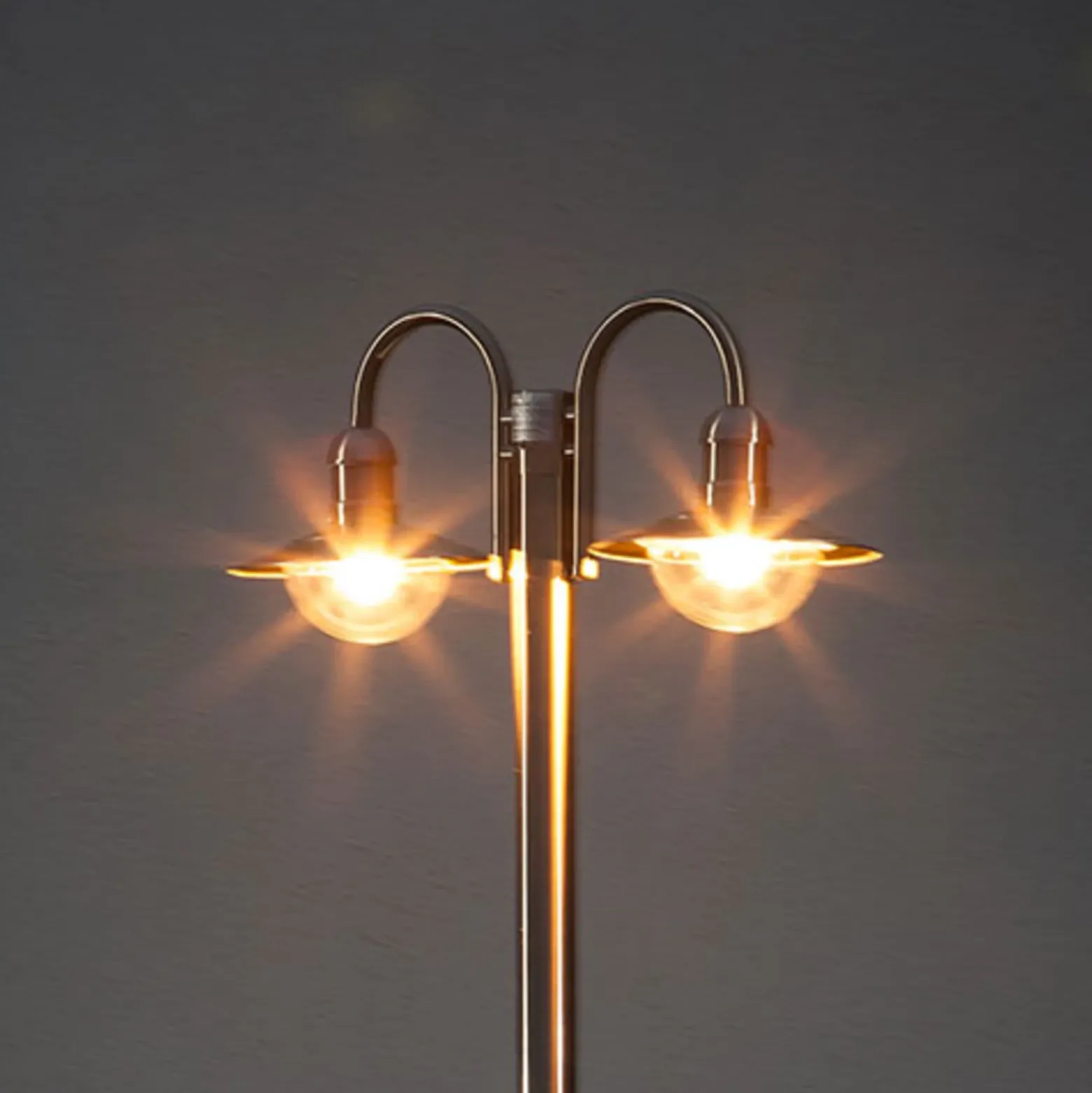 Farola Lindby Damion, 200 cm, 2 luces, E27, IP44
