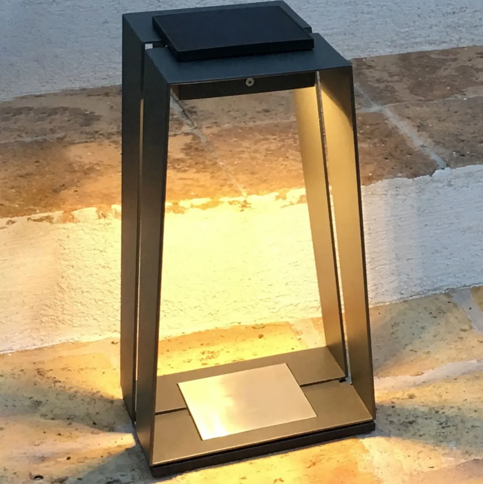 Farol LED solar Skaal de aluminio, 40 cm, gris