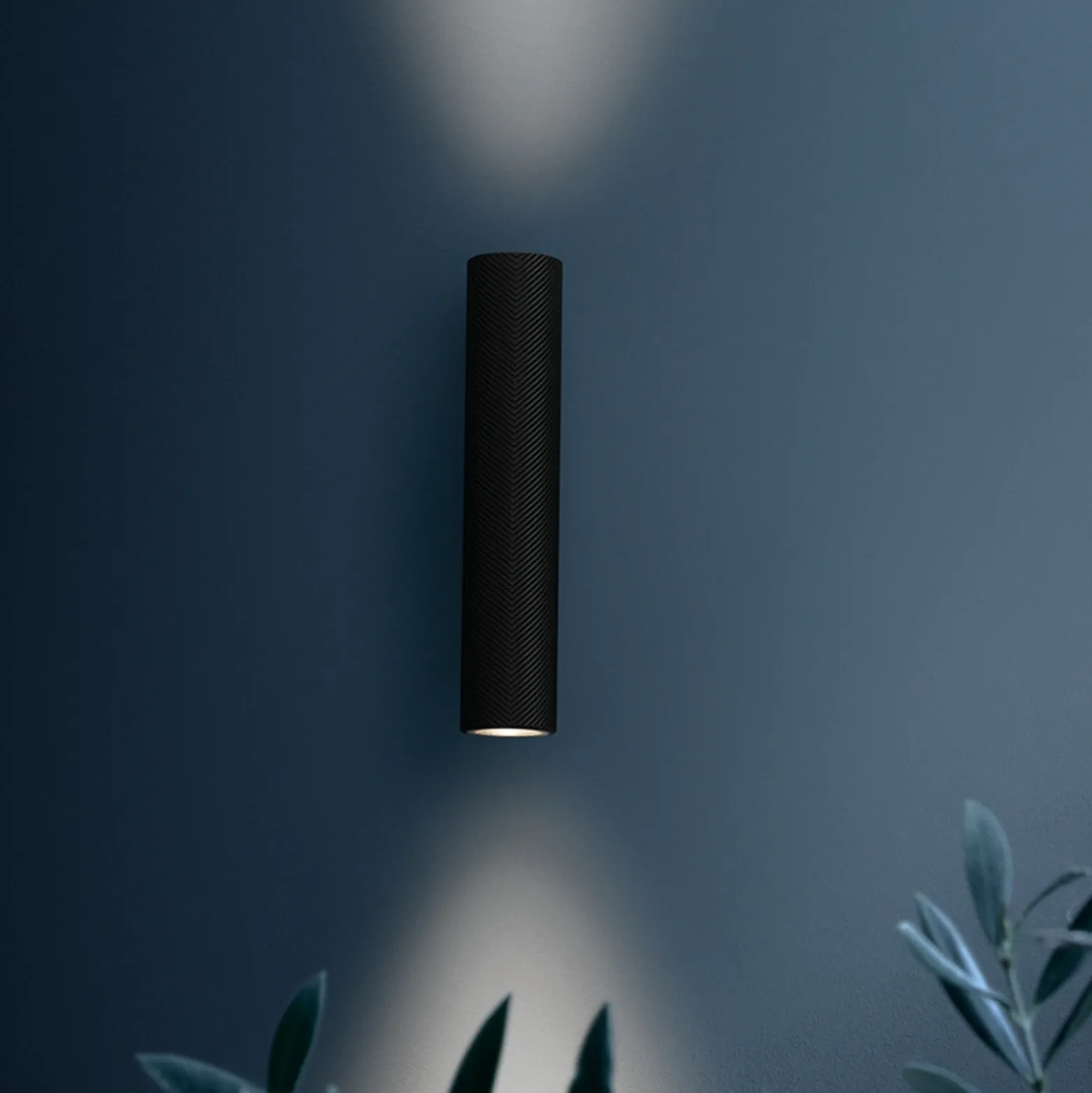 FLOS Flauta Spiga 1 aplique para exterior, 2.700K negro